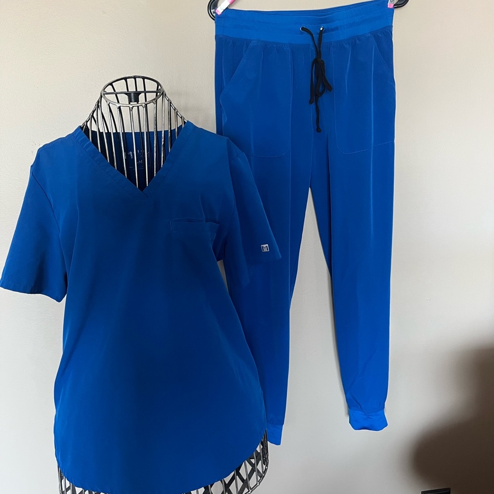 Unbranded Women’s Royal Blue Scrub Top and Jogger Set